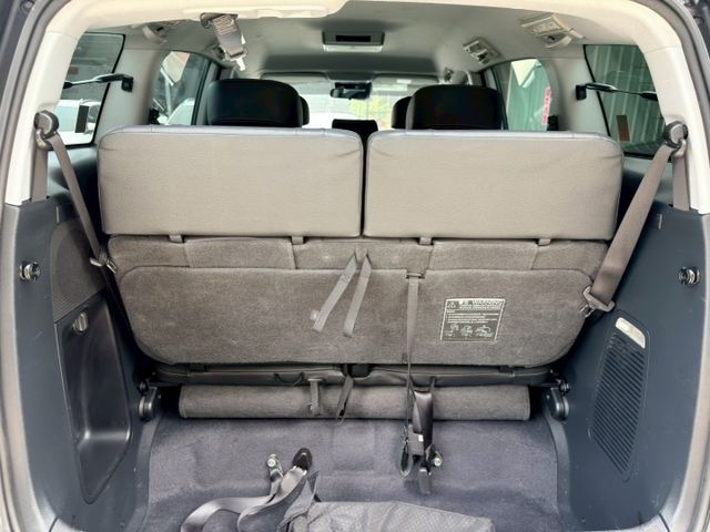 歡迎視訊賞車。智能影音八人座，四安、電動側滑門、環景影像、IKEY、循跡防滑、斜坡起步輔助、後座獨立空調、感應頭燈。原鈑  第10張相片