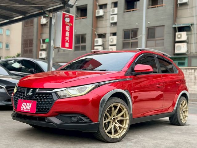 歡迎視訊賞車。原鈑件，認證車。大屏幕版，雙安、恆溫、定速、胎壓偵測、Side View。僅跑十萬，里程保證。買菜代步好用  第1張相片