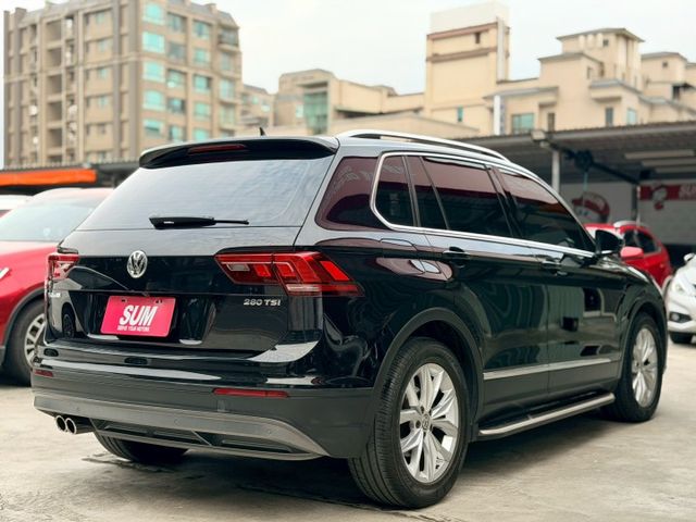 歡迎視訊賞車。1.4渦輪高規CL版，LED頭燈、ACC、AEB、自動停車、電尾門、環景影像、電動椅。原鈑件，認證車。  第4張相片