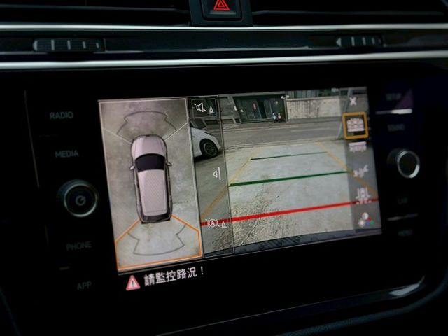 歡迎視訊賞車。1.4渦輪高規CL版，LED頭燈、ACC、AEB、自動停車、電尾門、環景影像、電動椅。原鈑件，認證車。  第14張相片