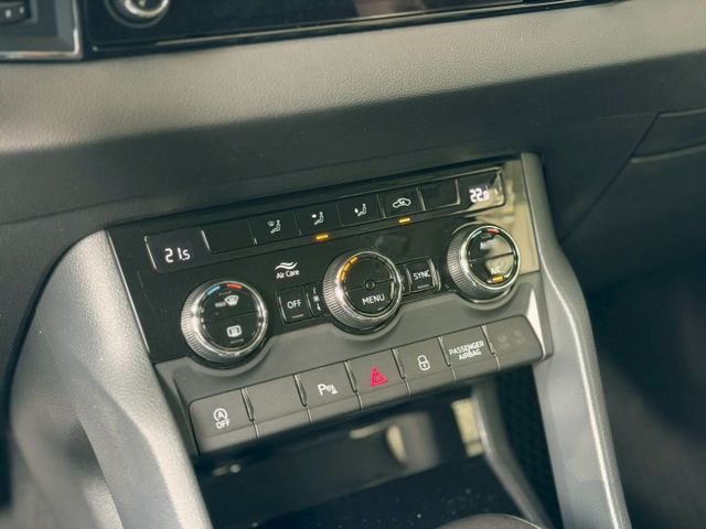 歡迎視訊賞車。尊榮版，ACC、AEB、免鑰啟動、前駐車雷達、LED頭燈、電動尾門、盲點、電動椅、分區溫控。原鈑件，認證車  第14張相片