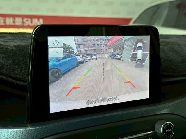 歡迎視訊賞車。Active任性版。原鈑件，認證車。IKEY、前雷達、ACC跟車、抬頭顯示、分區溫控、電動椅、LED頭燈  第14張相片
