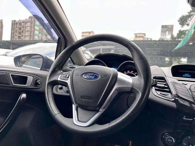 歡迎視訊賞車。1.0渦輪增壓、省稅金、馬力足。六安、IKEY、循跡防滑、斜坡起步輔助、恆溫空調、感應式頭燈、胎壓偵測  第2張相片