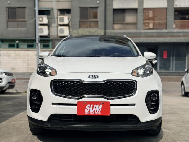 歡迎視訊賞車。4WD旗艦型，六安、循跡防滑、斜坡起步輔助、陡坡緩降、全景天窗、LED日行燈、定速、感應頭燈。原鈑件  第3張相片