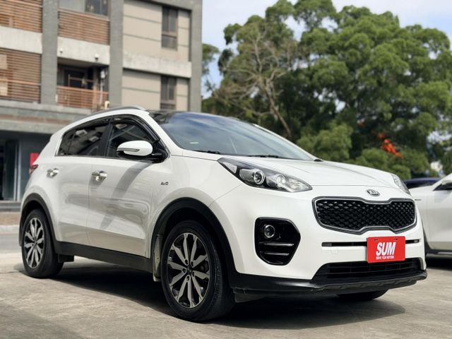 歡迎視訊賞車。4WD旗艦型，六安、循跡防滑、斜坡起步輔助、陡坡緩降、全景天窗、LED日行燈、定速、感應頭燈。原鈑件  第5張相片