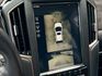 歡迎視訊賞車。Aero版，原廠空力套件組，LED頭燈、換檔撥片、免鑰啟動、前方駐車雷達、環景影像、自動停車、電動尾門。  第13張縮圖