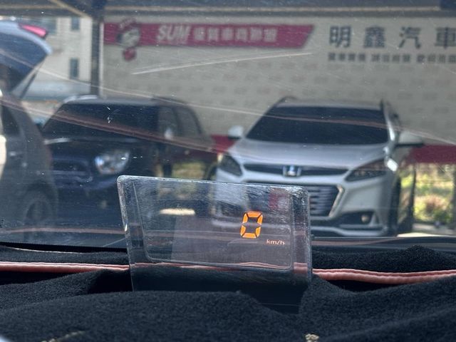 歡迎視訊賞車。內裝、外觀漂亮，認證車，車況優！旗艦型，IKEY、電動椅、天窗、方向盤換檔撥片、環景、HID頭燈。可全額貸  第8張相片