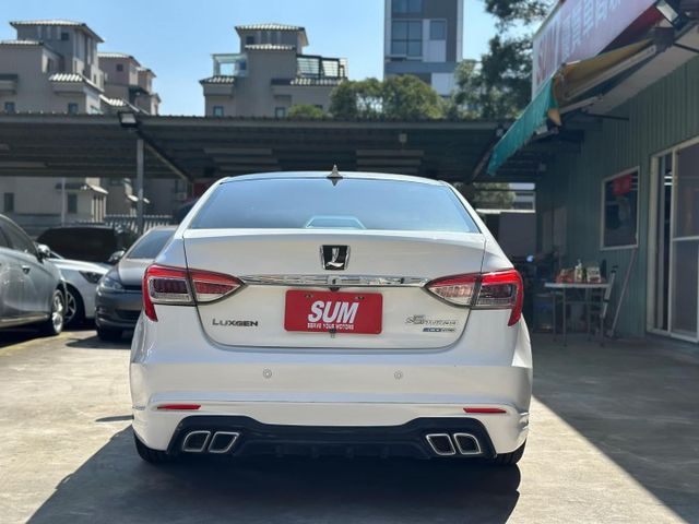 歡迎視訊賞車。內裝、外觀漂亮，認證車，車況優！旗艦型，IKEY、電動椅、天窗、方向盤換檔撥片、環景、HID頭燈。可全額貸  第9張相片