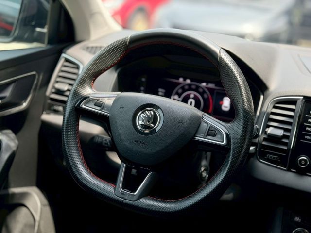 歡迎視訊賞車。尊榮版，ACC、AEB、免鑰啟動、前駐車雷達、LED頭燈、電動尾門、盲點、電動椅、分區溫控。原鈑件，認證車  第12張相片