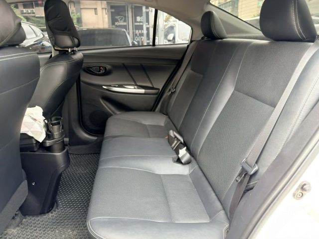 歡迎視訊賞車。經典型，雙安、安卓機螢幕、倒車顯影、前雷達、鋁圈、前霧燈。原鈑件，認證車，車況優！跑11萬，里程保證！  第6張相片