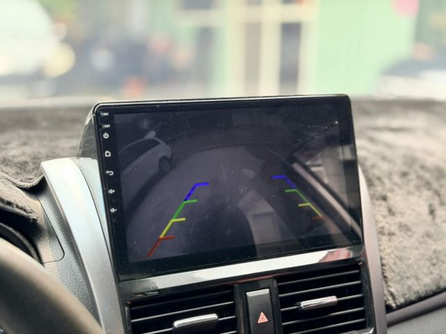 歡迎視訊賞車。經典型，雙安、安卓機螢幕、倒車顯影、前雷達、鋁圈、前霧燈。原鈑件，認證車，車況優！跑11萬，里程保證！  第8張相片