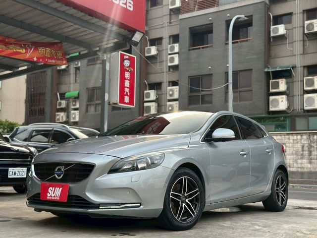 歡迎視訊賞車。原鈑件，認證車。T4旗艦型，免鑰啟動、全景天窗、定速、車道偏離警示、盲點偵測、遠光燈自動控制、倒車顯影。  第1張相片