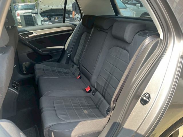 歡迎視訊賞車。七安、定速、胎壓偵測、循跡、倒車顯影、方向盤快控鍵。內裝、外觀漂亮，車況優！認證車！僅跑10萬，里程保證！  第10張相片