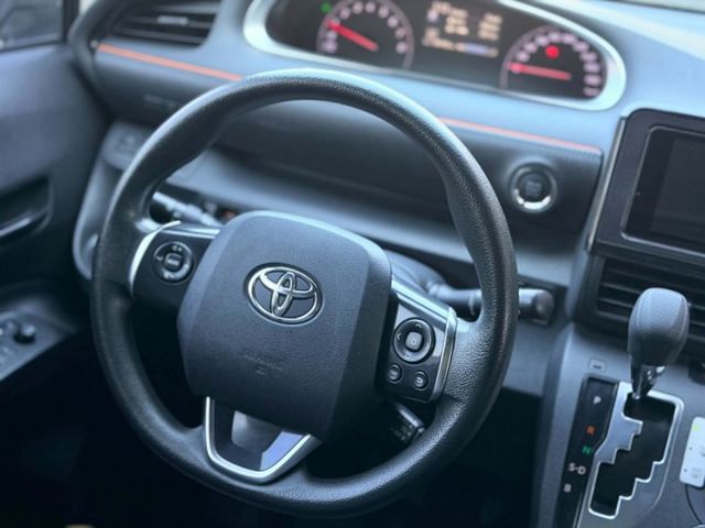 歡迎視訊賞車。七人座、豪華＋、最頂規、雙電滑、六具安全氣囊、AEB自動緊急煞車、盲點偵測、KEYLESS、循跡防滑  第11張相片