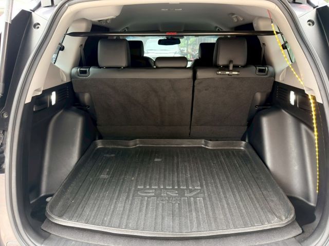 歡迎視訊賞車。VTi-S，ACC、AEB、車道維持輔助、盲點、車道偏離警示、免鑰啟動、分區溫控。有改避震器、排氣管。  第11張相片