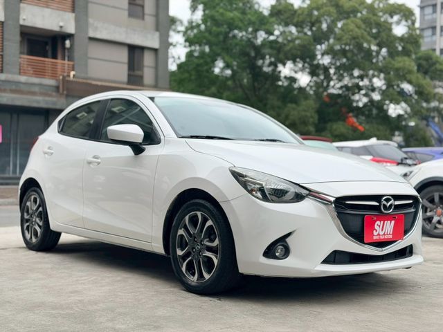 歡迎視訊賞車。尊貴版，免鑰啟動、循跡防滑、恆溫空調、斜坡起步輔助、倒車影像、方向盤快控鍵。原鈑件，認證車。  第3張相片