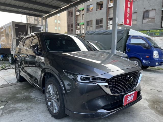 歡迎視訊賞車。Select Plus版，HUD抬頭顯示、ALH智慧頭燈、電動椅*2、環景、電尾門、BOSE音響  第1張相片
