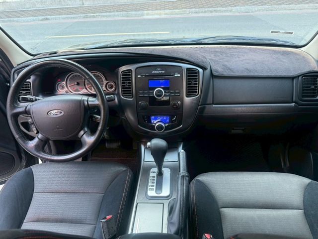 歡迎視訊賞車。原鈑件，定期保養。恆溫、定速、 行車紀錄器、天窗。內、外氣氛佳！不管要家庭用還是工作用都適合！  第3張相片