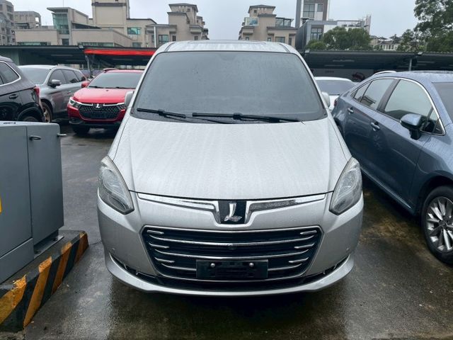 歡迎視訊賞車。3D安全尊爵型，4安、IKEY、環景影像、天窗、定速、雙電滑門、循跡防滑、斜坡起步輔助。原鈑件，認證車。  第1張相片