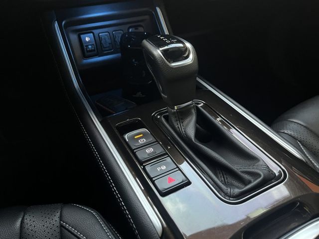 歡迎視訊賞車。七人健康樂活版，7+1福祉車，七座/五座＋1座輪椅，滿足不同需求。ACC、ABE、HUD抬顯、環景、電尾門  第12張相片