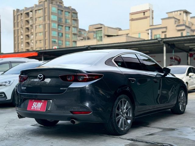 歡迎視訊賞車。旗艦版，ACC、AEB、盲點、車道偏離警示、環景影像、改AutoExe方向盤。內、外超漂亮！僅跑5.5萬！  第11張相片