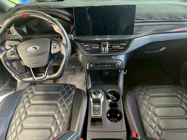歡迎視訊賞車。整備美容中~Wagon ST-Line Vignale，主動轉向頭燈、LED尾燈、電動椅、電尾門、抬顯  第3張相片