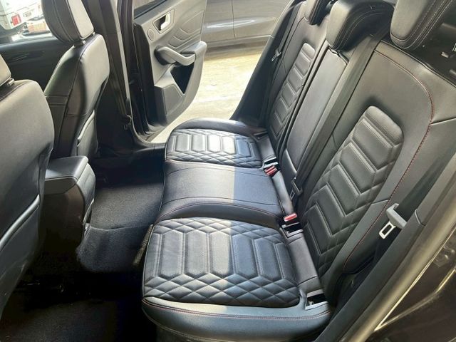 歡迎視訊賞車。整備美容中~Wagon ST-Line Vignale，主動轉向頭燈、LED尾燈、電動椅、電尾門、抬顯  第5張相片