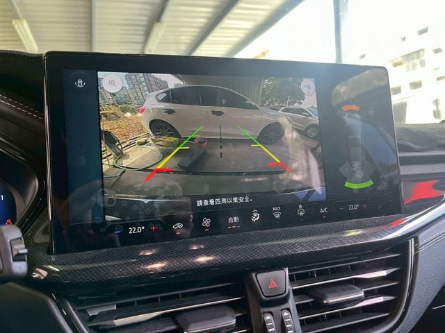 歡迎視訊賞車。整備美容中~Wagon ST-Line Vignale，主動轉向頭燈、LED尾燈、電動椅、電尾門、抬顯  第7張相片