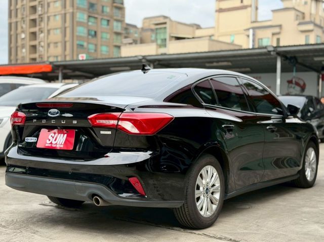 歡迎視訊賞車。EcoBoost 182佛心版，換檔撥片、ACC跟車、AEB警急煞車、車被維持、車道偏離警示、盲點偵測。  第4張相片