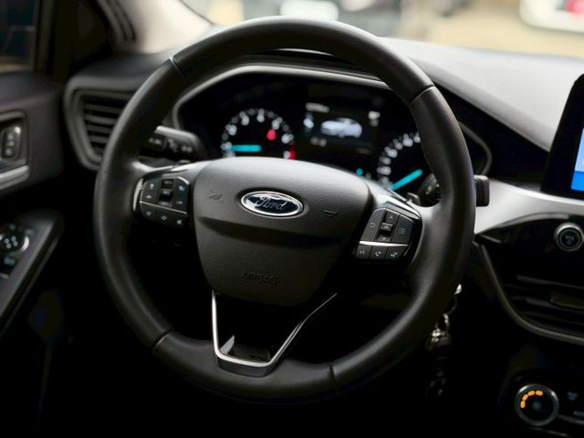 歡迎視訊賞車。EcoBoost 182佛心版，換檔撥片、ACC跟車、AEB警急煞車、車被維持、車道偏離警示、盲點偵測。  第12張相片