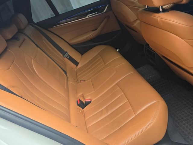 BMW/ 寶馬  5 SERIES  530XI Touring  第6張相片