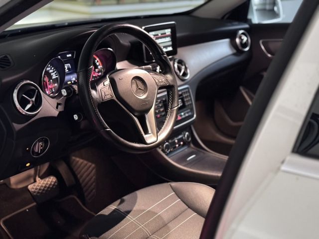 Mercedes-Benz/賓士   GLA-CLASS  GLA200  第3張相片