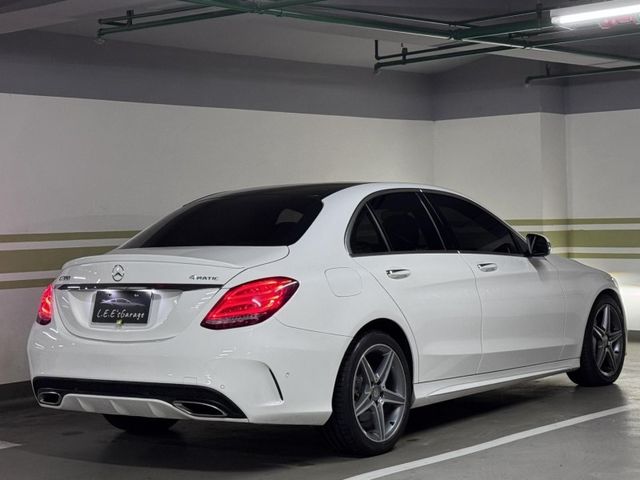 Mercedes-Benz/賓士   C-CLASS  C300  第2張相片