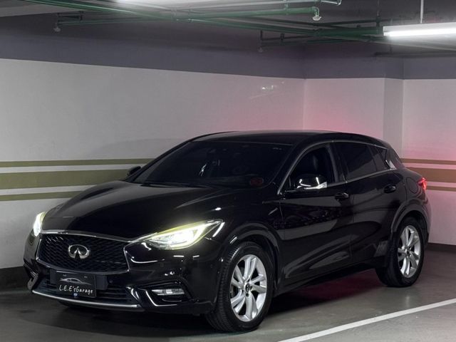 Infiniti  Q30  第1張相片