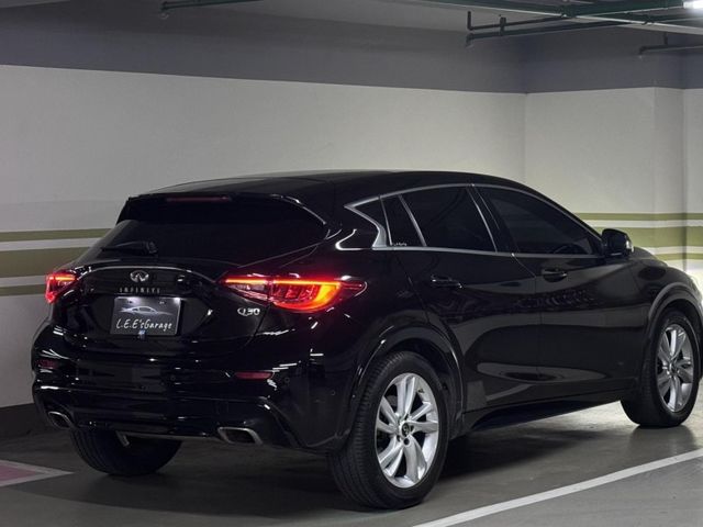 Infiniti  Q30  第2張相片