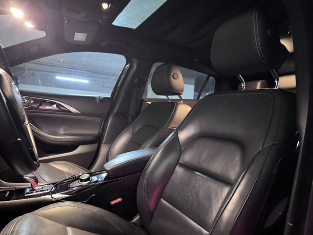 Infiniti  Q30  第3張相片
