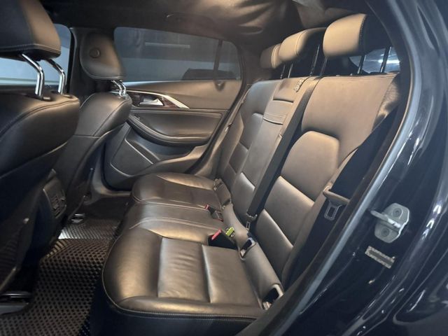 Infiniti  Q30  第5張相片