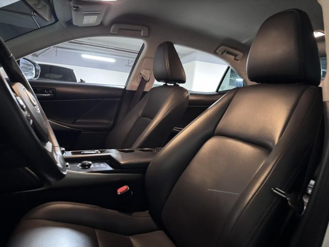 Lexus  IS  第4張相片