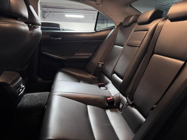 Lexus  IS  第5張相片