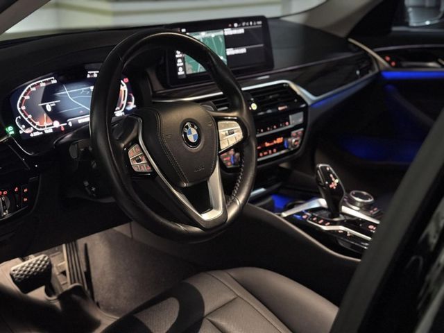 BMW/ 寶馬  5 SERIES  520i  第4張相片