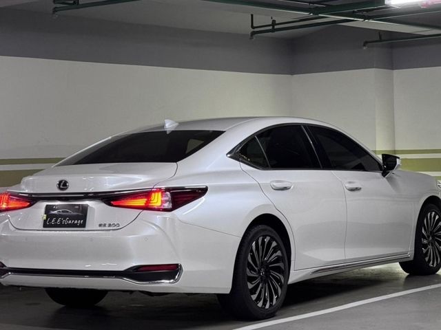 Lexus  ES200  第2張相片