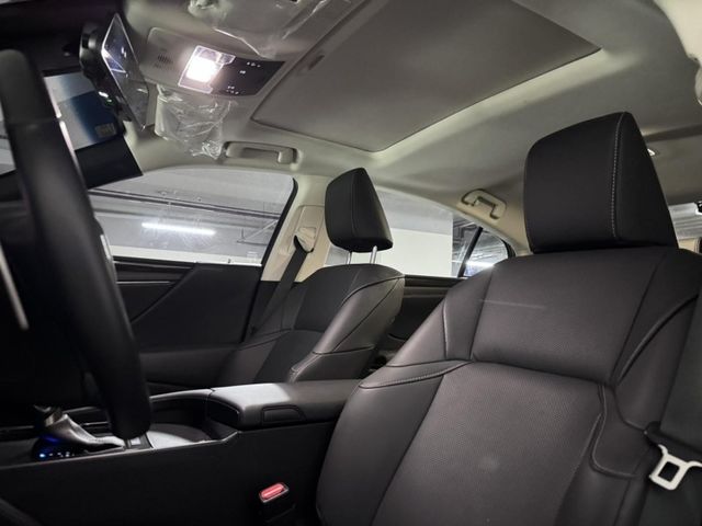 Lexus  ES200  第5張相片