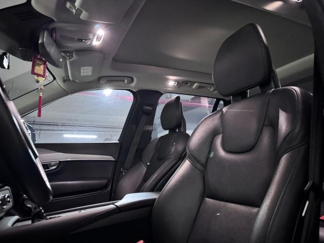 Volvo  XC90  第2張相片