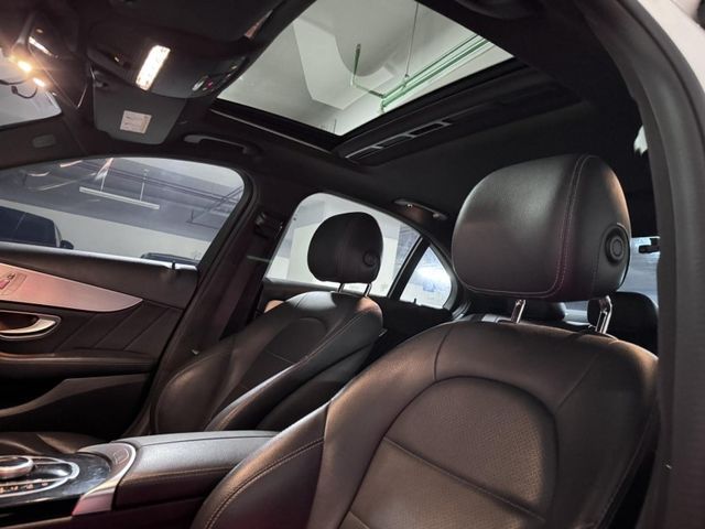 Mercedes-Benz/賓士   C-CLASS  C300  第3張相片