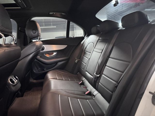 Mercedes-Benz/賓士   C-CLASS  C300  第5張相片