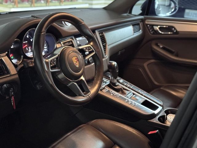 PORSCHE  Macan  第3張相片