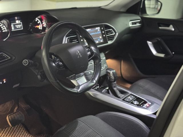 Peugeot 寶獅  308  第2張相片