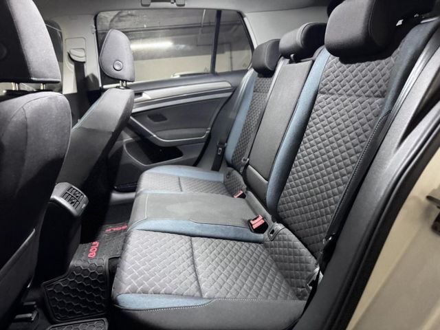 Volkswagen 福斯  Golf  第5張相片