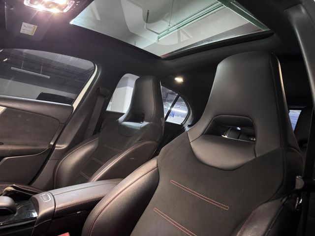 Mercedes-Benz/賓士   A-CLASS  A250  第2張相片