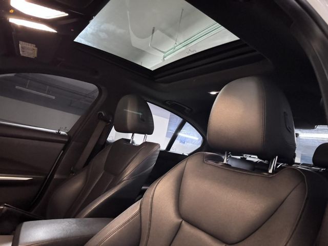 BMW/ 寶馬  3 SERIES  330i M Sport  第2張相片